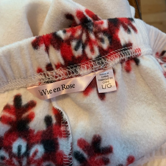 2 piece La Vie en Rose large womens snowflake pajamas - Picture 2 of 3